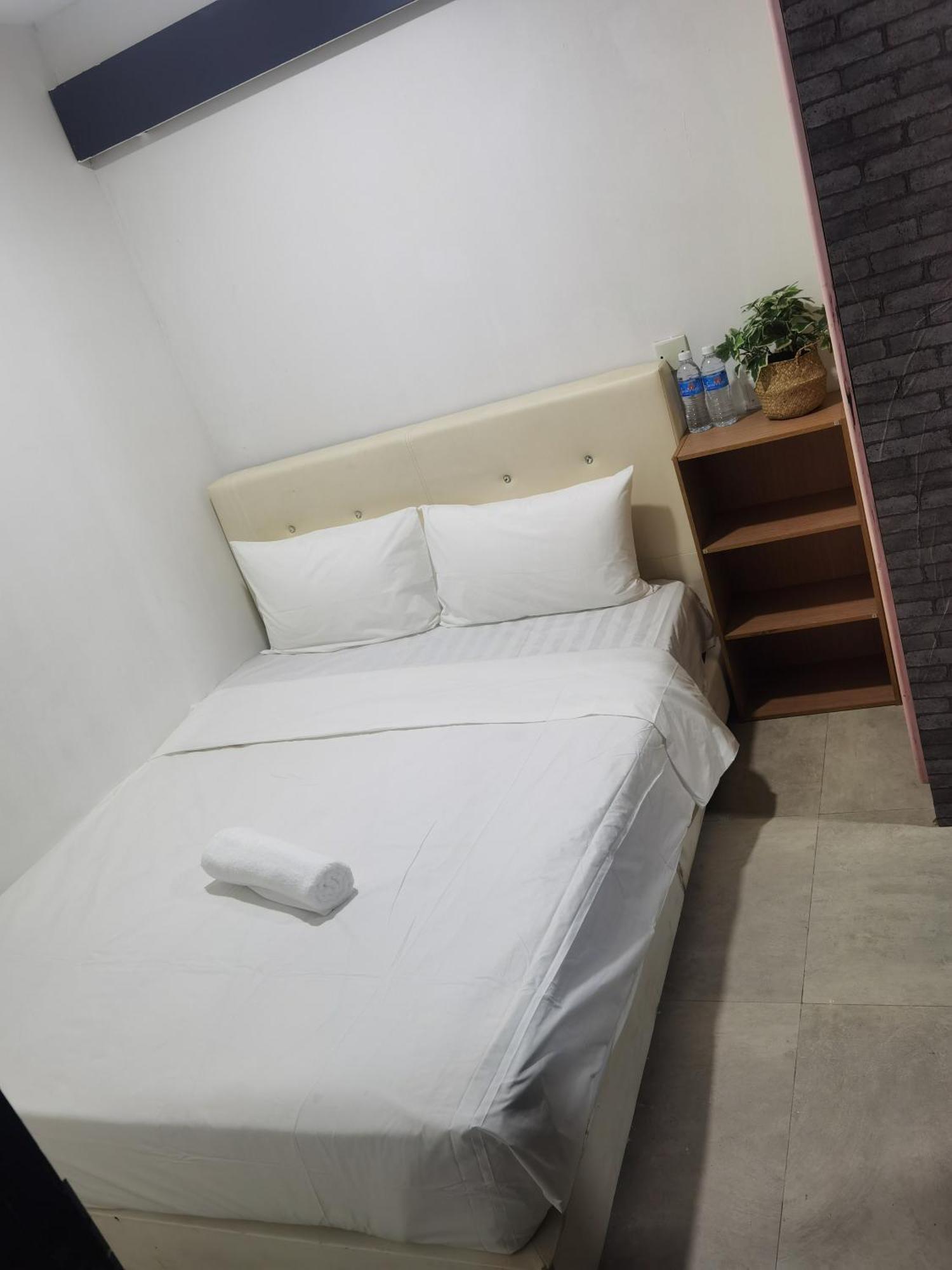 Hotel In Day Caucon